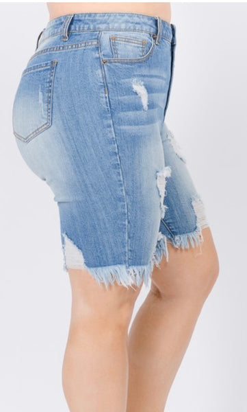 Distressed Frayed Hem Bermudas - Plus size