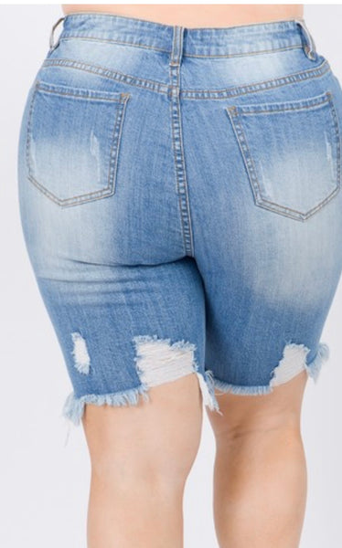 Distressed Frayed Hem Bermudas - Plus size